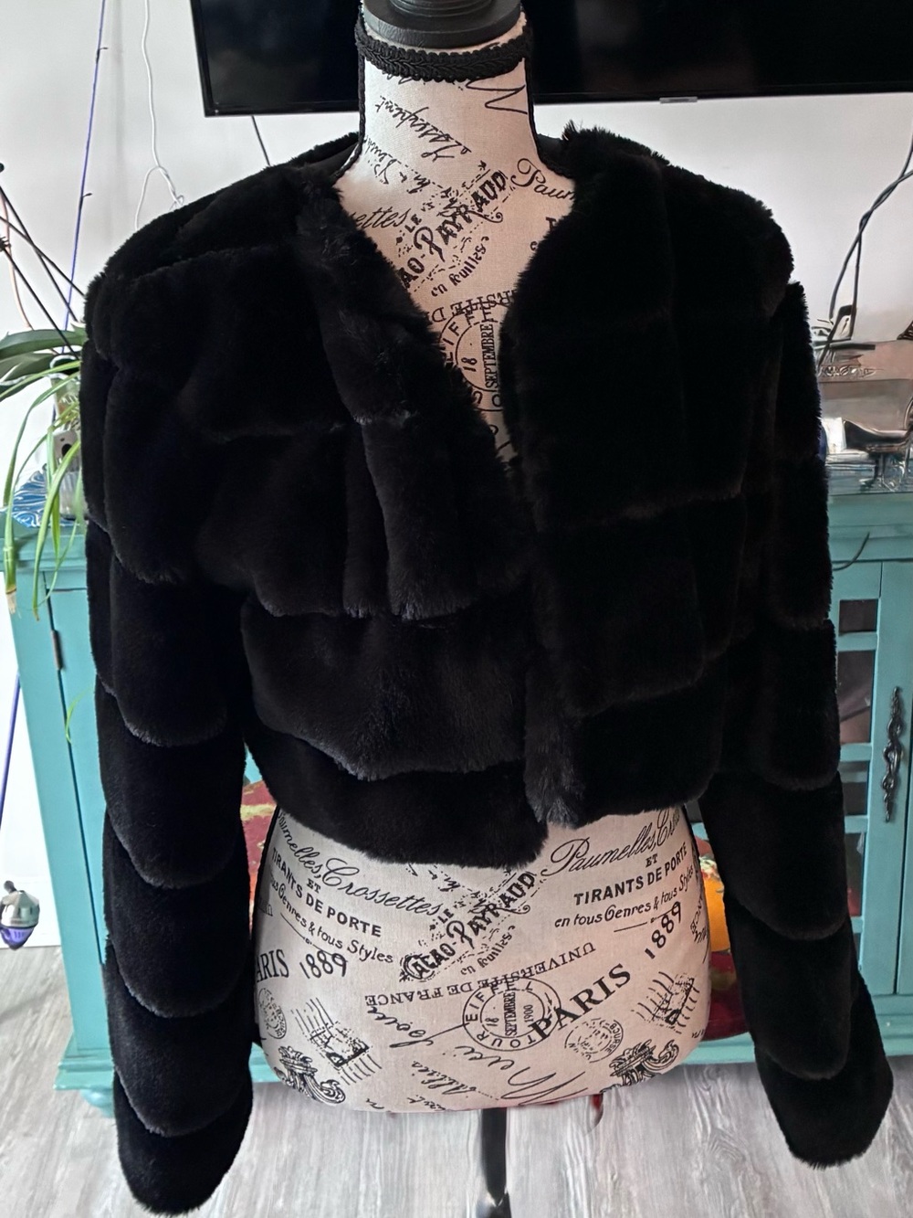 SHEIN Black Faux Fur Cropped Teddy Jacket
